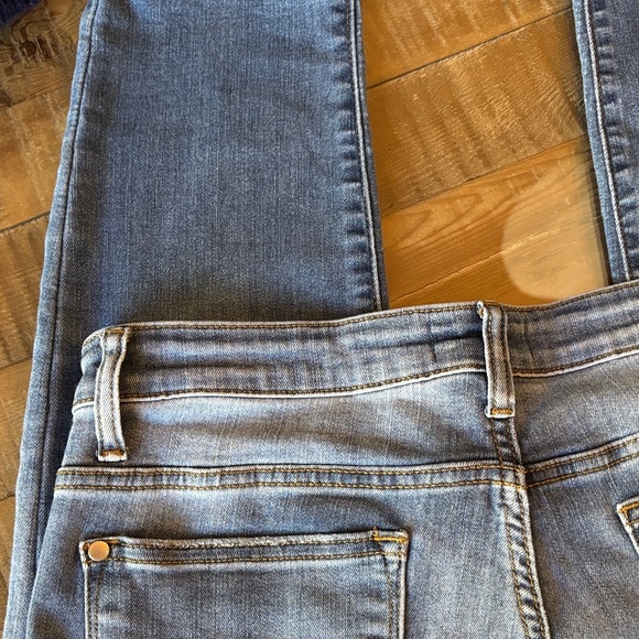 Judy Blue Relaxed Fit - Picture 6 of 12